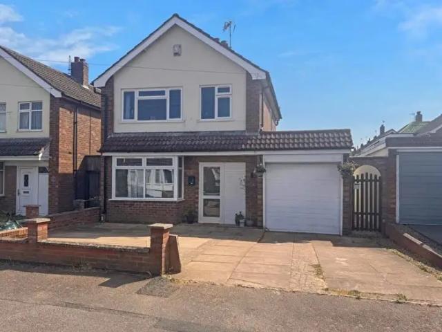 Apartment for rent in Whetstone, Pinfold