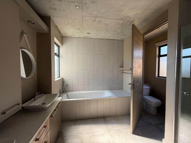 House for rent in Waterkloof, Gauteng