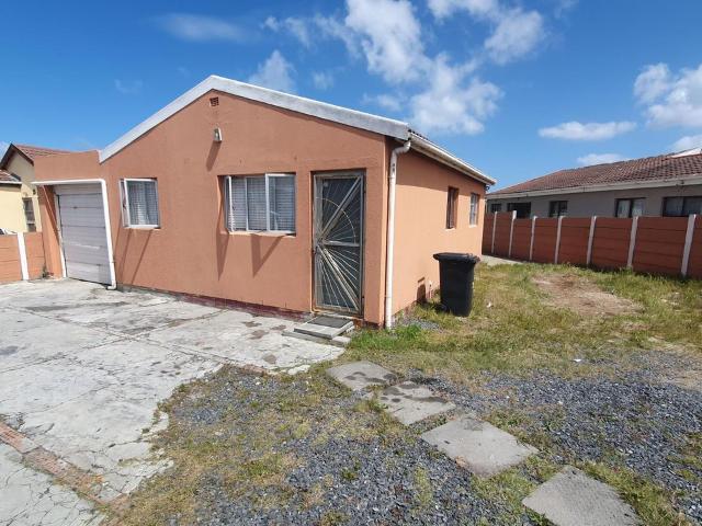 House for rent in Mitchells Plain, Western Cape