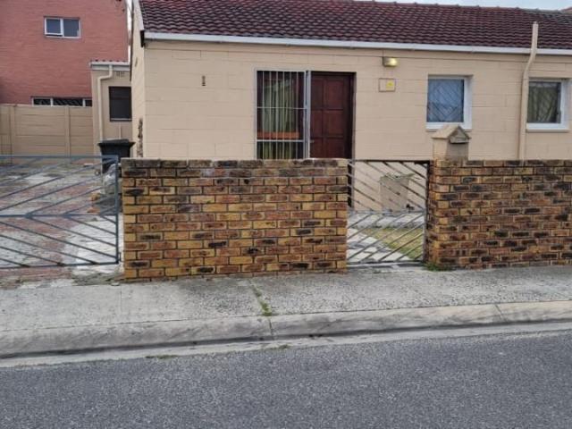House for rent in Mitchells Plain, Western Cape