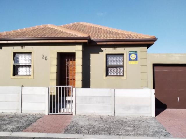 House for rent in Mitchells Plain, Western Cape