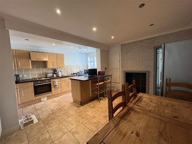 Apartment for rent in Port Tennant, Swansea