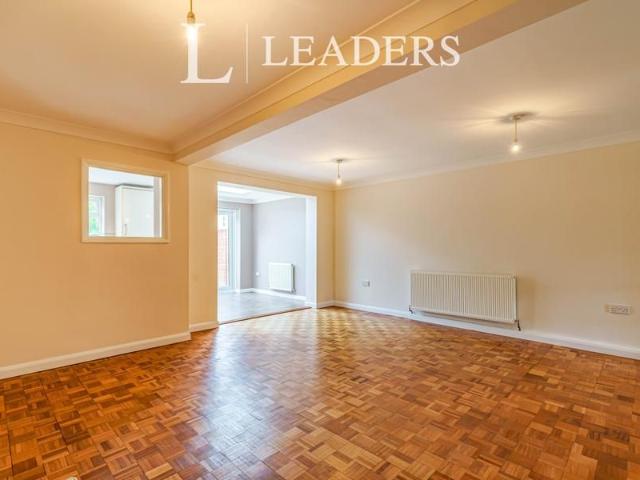 House for rent in Pound Hill, Crawley