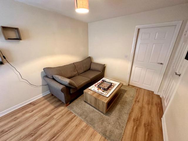 House for rent in Scholes, West Yorkshire