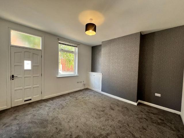 House for rent in Cutsyke, Castleford
