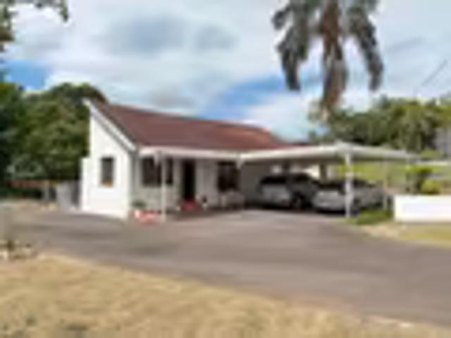 House for sale in Chatsworth, Kwazulu-natal