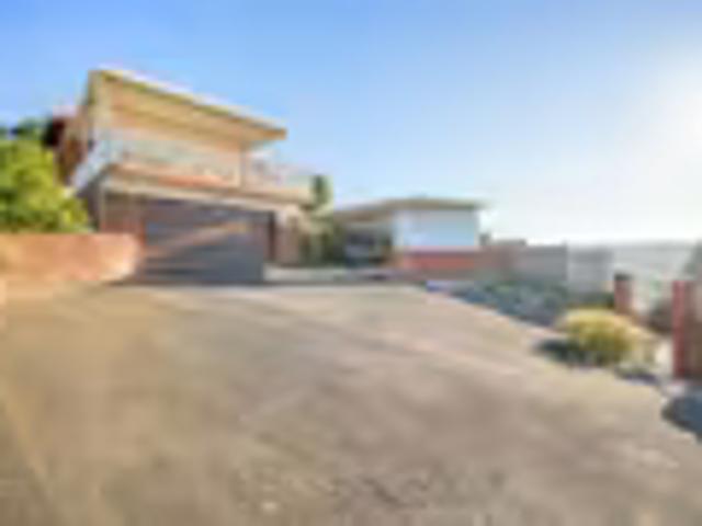 House for sale in Chatsworth, Kwazulu-natal