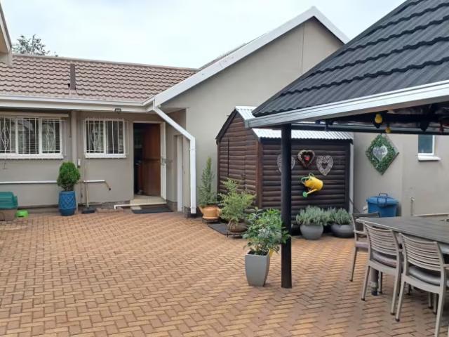 House for sale in Vanderbijlpark, Emfuleni Local Municipality