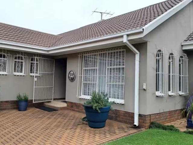 House for sale in Vanderbijlpark, Emfuleni Local Municipality