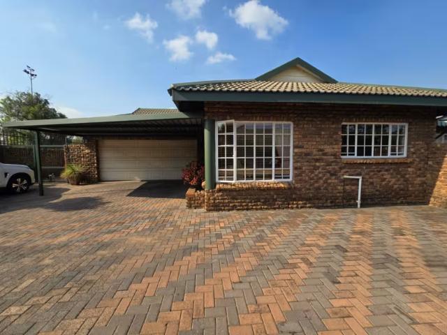 House for sale in Vanderbijlpark, Emfuleni Local Municipality