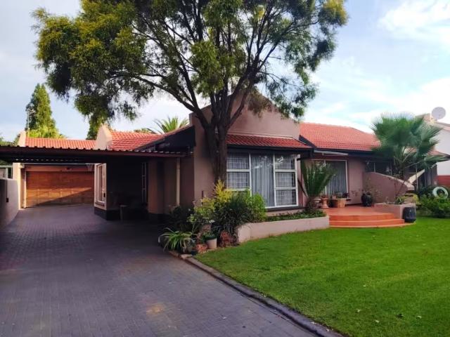 House for sale in Vanderbijlpark, Emfuleni Local Municipality