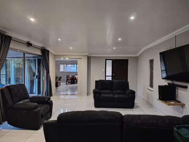 House for sale in Vanderbijlpark, Emfuleni Local Municipality