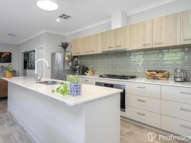 House for sale in Viveash, City of Swan