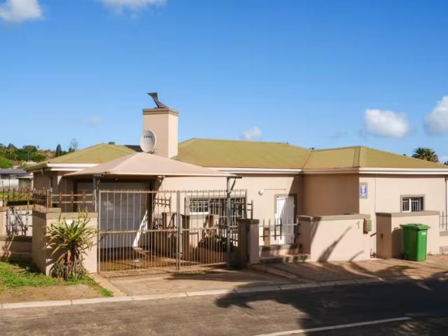 House for sale in Vredenburg, Saldanha Bay Local Municipality