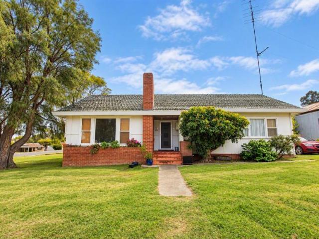 House for sale in Waroona, Shire Of Waroona