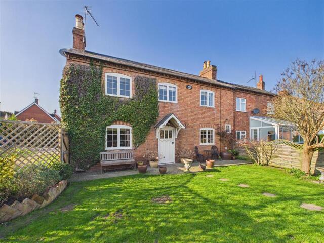 House for sale in Alderminster, Warwickshire