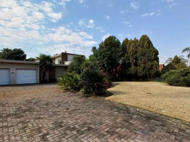 House for sale in Wilkoppies, Matlosana Local Municipality