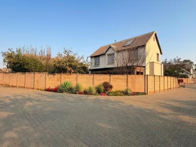 House for sale in Willow Park, East London