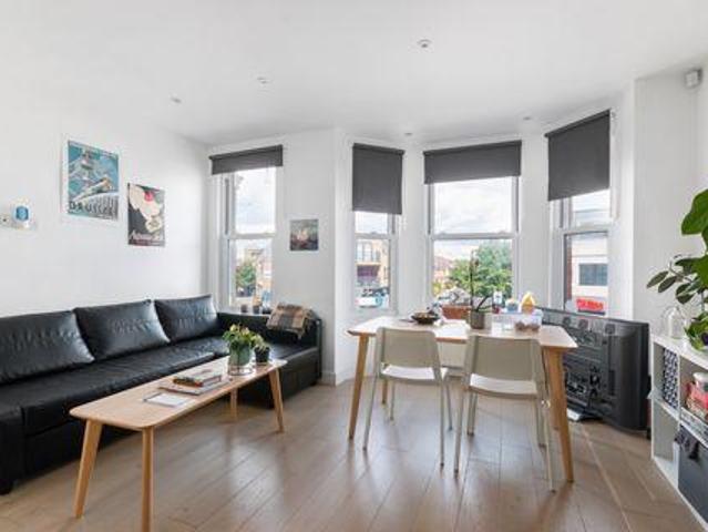 House for sale in London Borough of Merton, Raynes Park