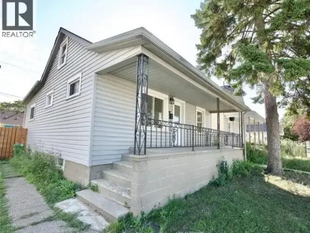 House for rent in Ford City, Windsor