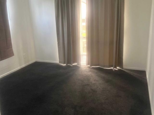 Property for rent in Henderson-Massey, Rapanui