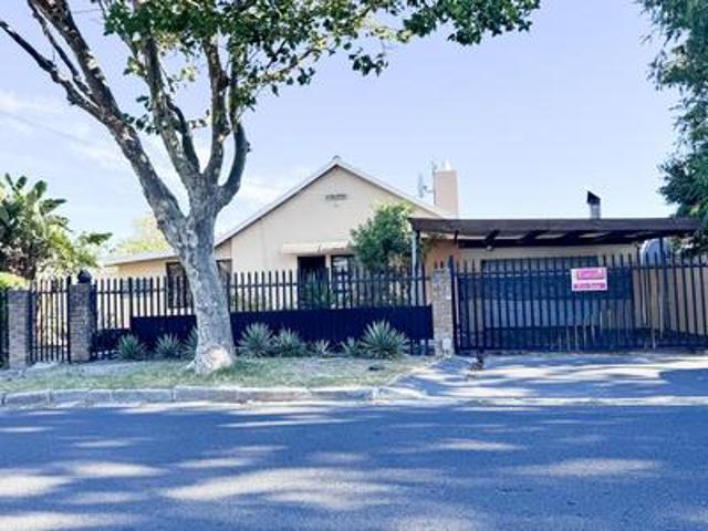 House for sale in Cape Town, Western Cape