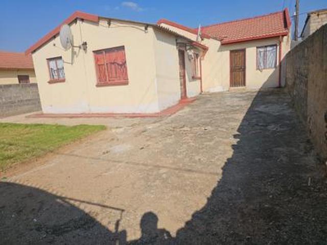 House for sale in Ebony Park House for sale in Ebony Park