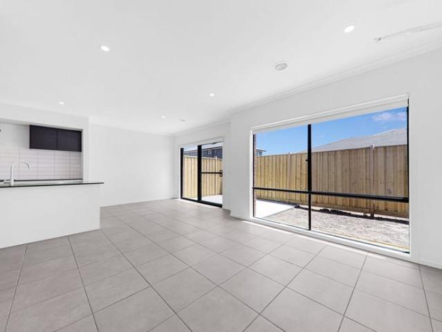 House for rent in Manor Lakes, Melbourne