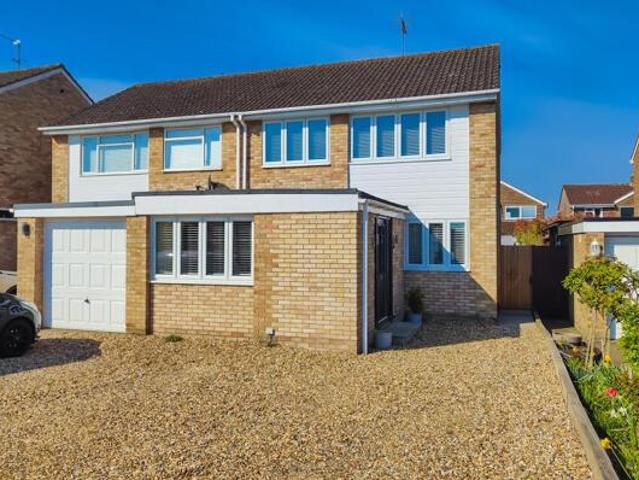 House for sale in Yateley, Moulsham Green