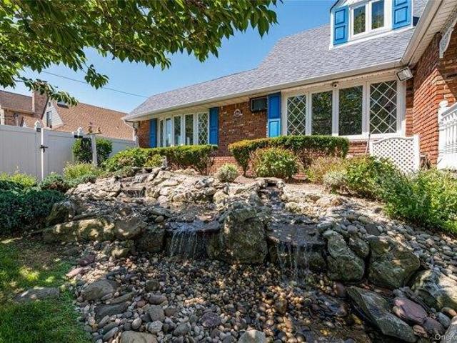 House for sale in Queens, Arverne