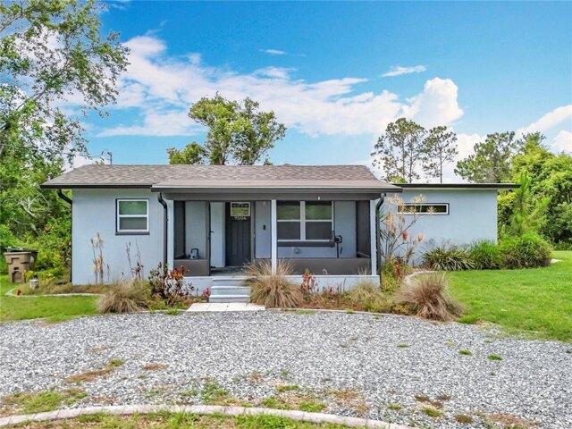 House for sale in Yalaha, Florida