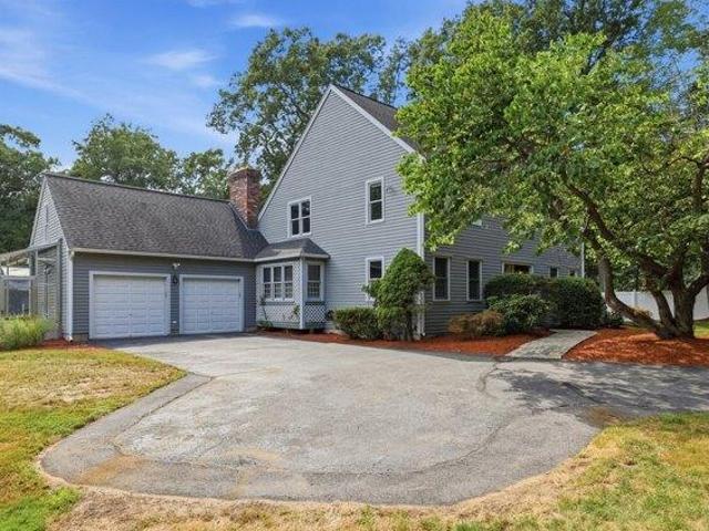 House for sale in Hudson, Middlesex County