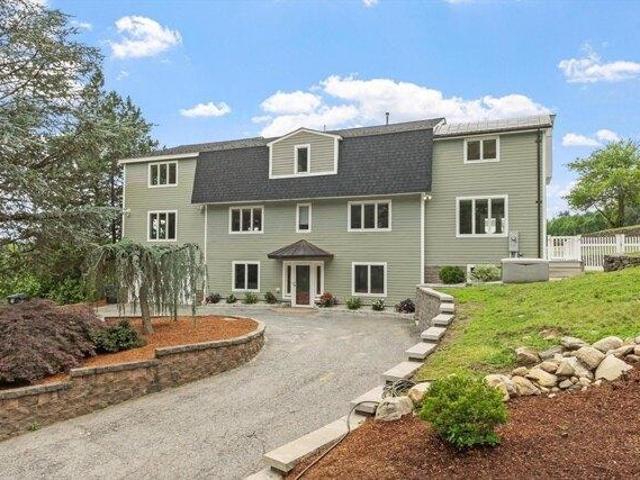 House for sale in Hudson, Middlesex County