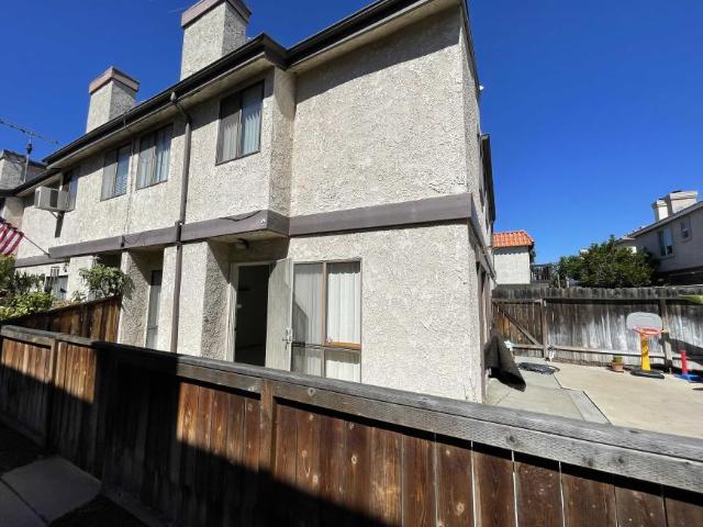 Condo for rent in Huntington Beach