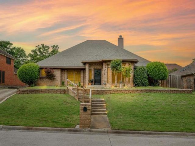 House for sale in Hurst
