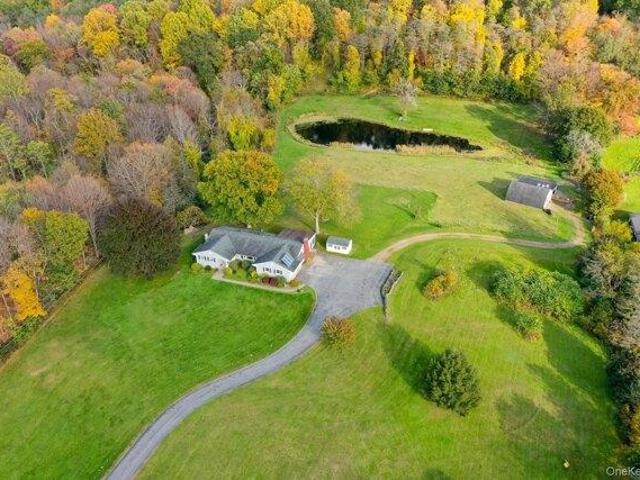House for sale in Pleasant Valley, New York
