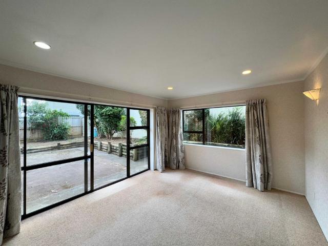 House for rent in Eastern Beach, Howick