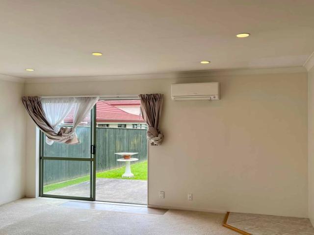 Townhouse for rent in Howick, Oroua County