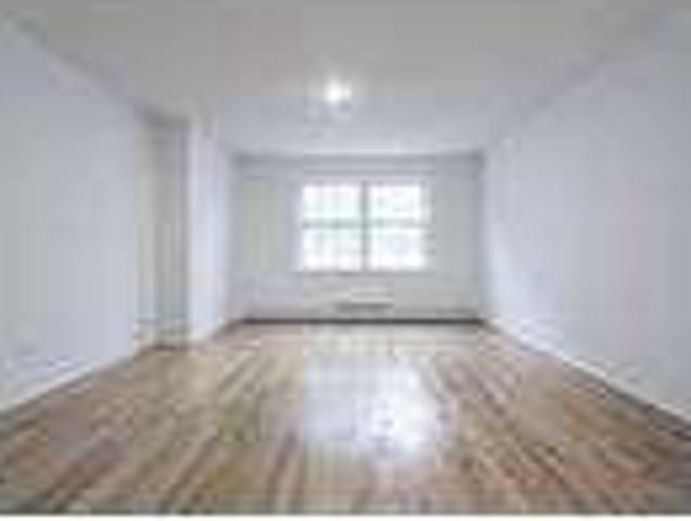House for rent in The Bronx, Arverne