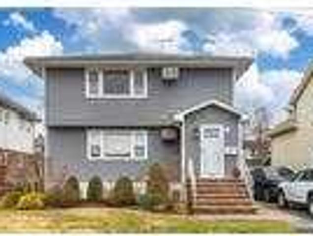 House for rent in Saddle Brook, Bergen County