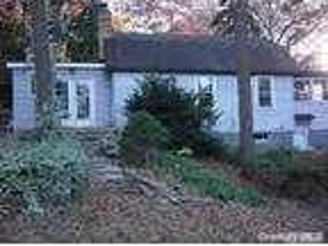 House for rent in Centereach, New York