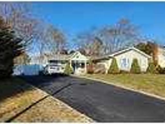 House for rent in Centereach, New York