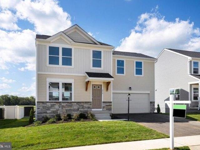 House for sale in Bunker Hill, West Virginia