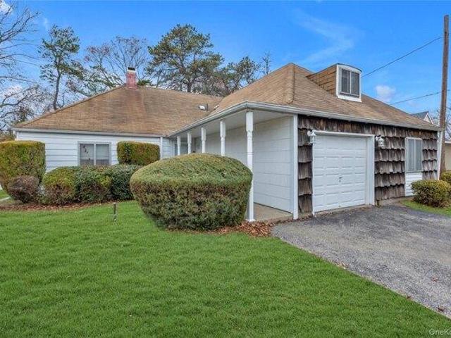 House for sale in Bohemia, New York