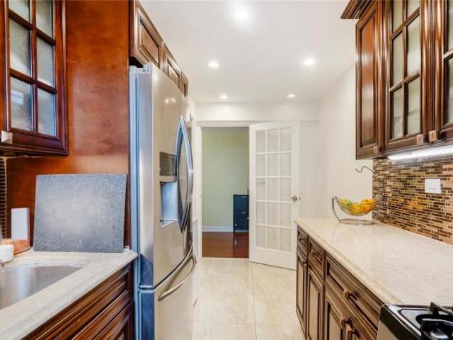 Apartment for sale in Jackson Heights