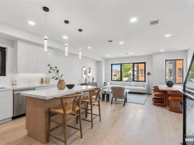 Condo for sale in Hudson, New Jersey