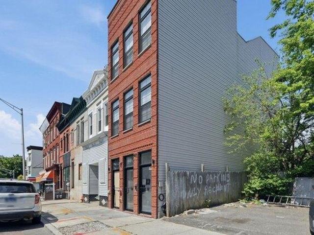 House for sale in Hudson, New Jersey