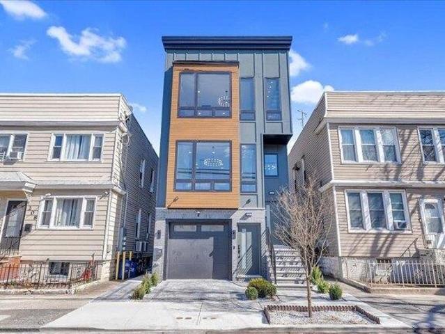 Condo for sale in Hudson, New Jersey