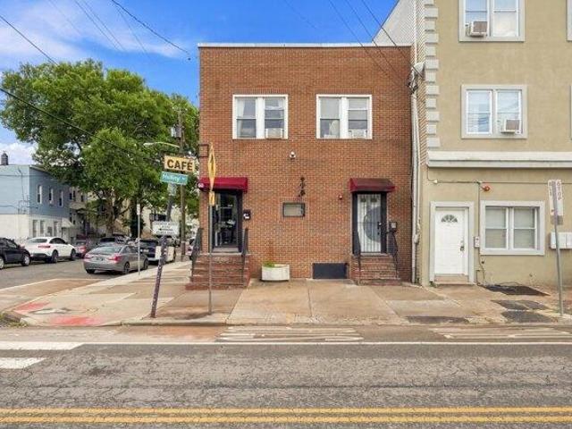 House for sale in Hudson, New Jersey