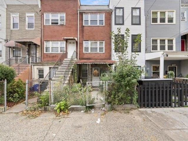 House for sale in Hudson, New Jersey